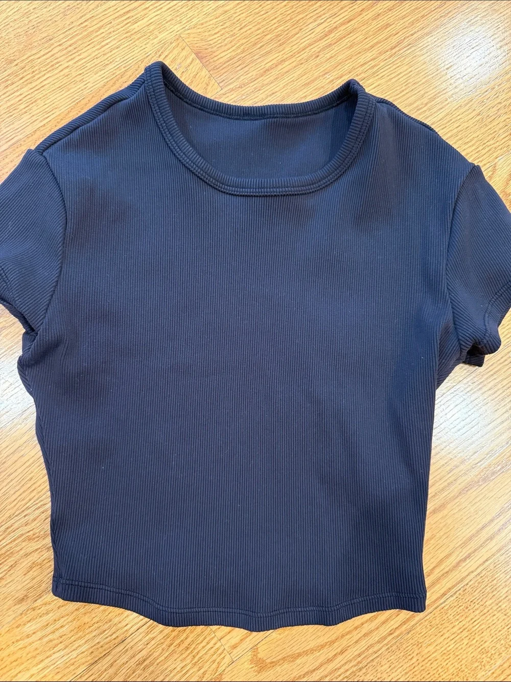 ALO Yoga Black Ribbed Short Sleeve Crop Top